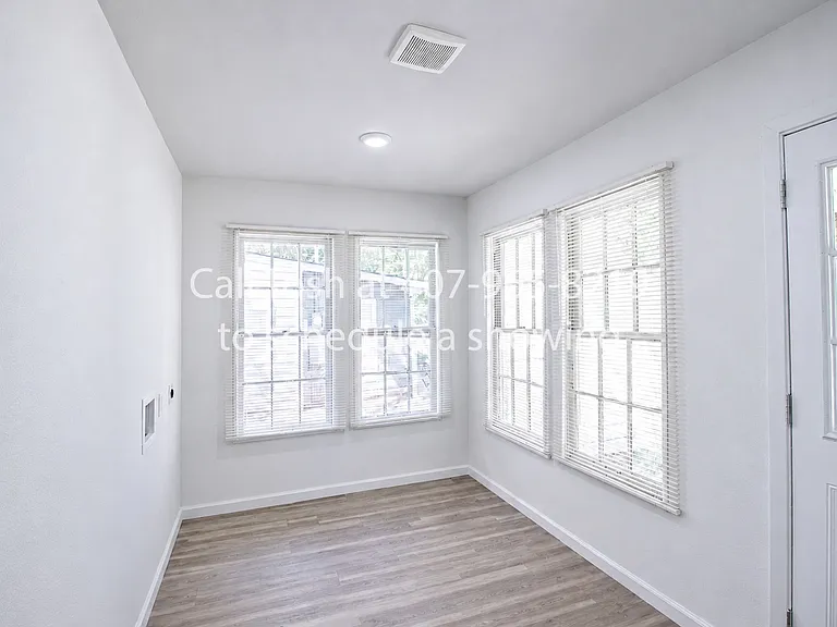 1110 S Houston Ave — Photo 7