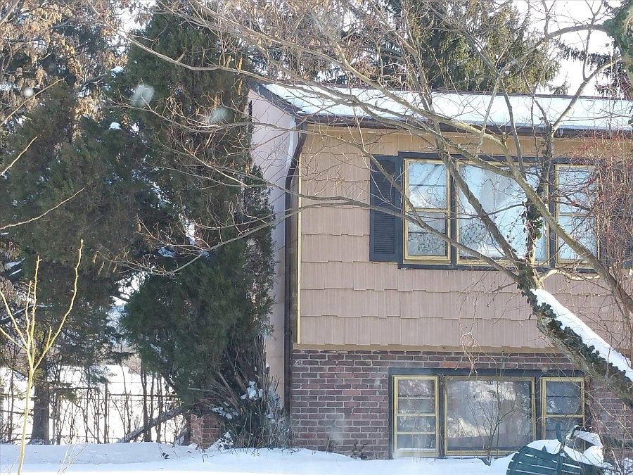 2nd image of 89 Vails Gate Heights Dr