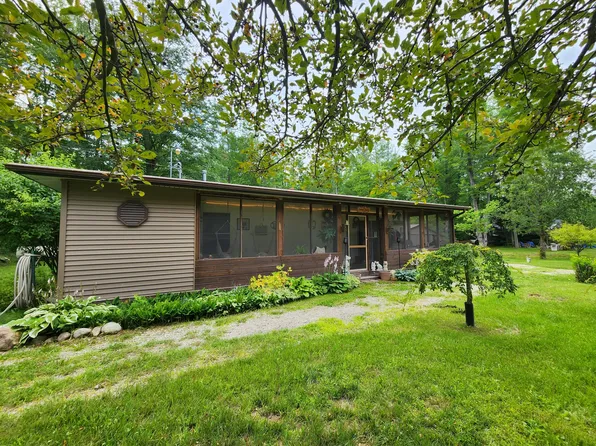 4302 Baker Rd, Alger, MI 48610