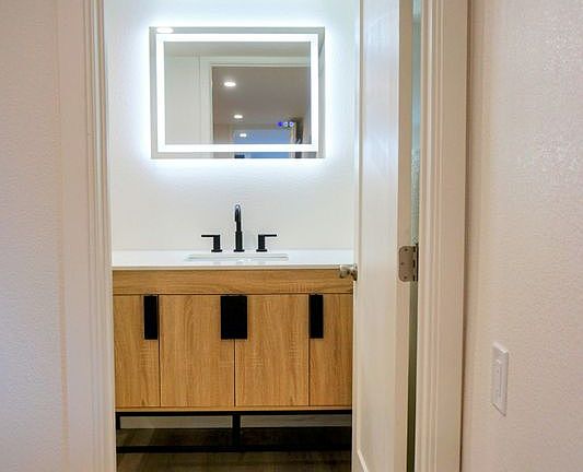 5th image of 604 Los Olivos Rd #B