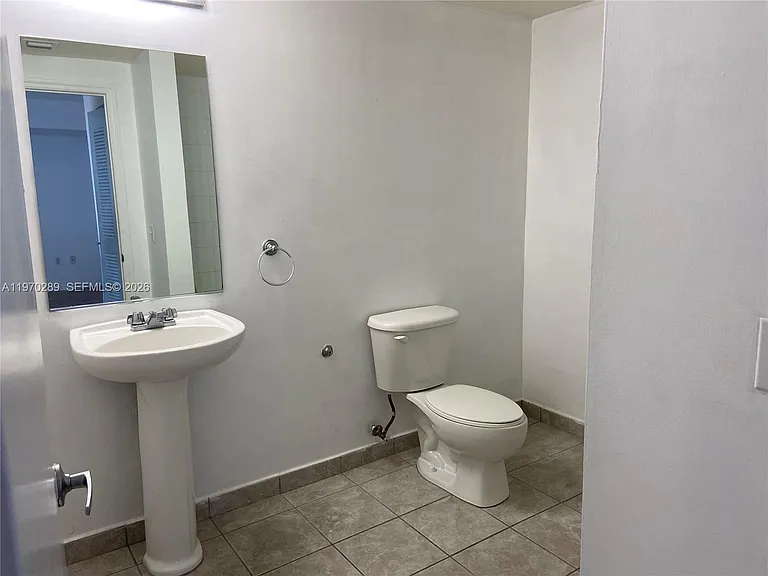 1 Glen Royal Pkwy #1112 — Photo 10