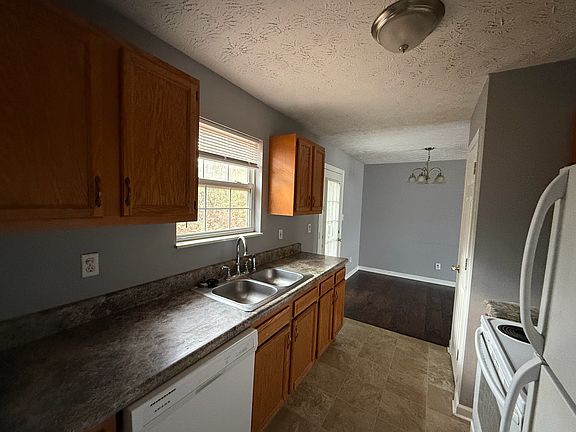 4th image of 1601 Robert Huff Ln