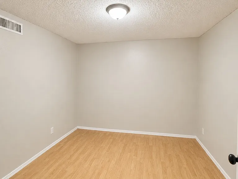 1409 Glacier Dr — Photo 7