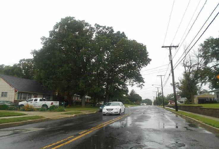 2nd image of 1548 Park Blvd