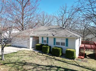 1704 Westway Dr, West Plains, MO 65775