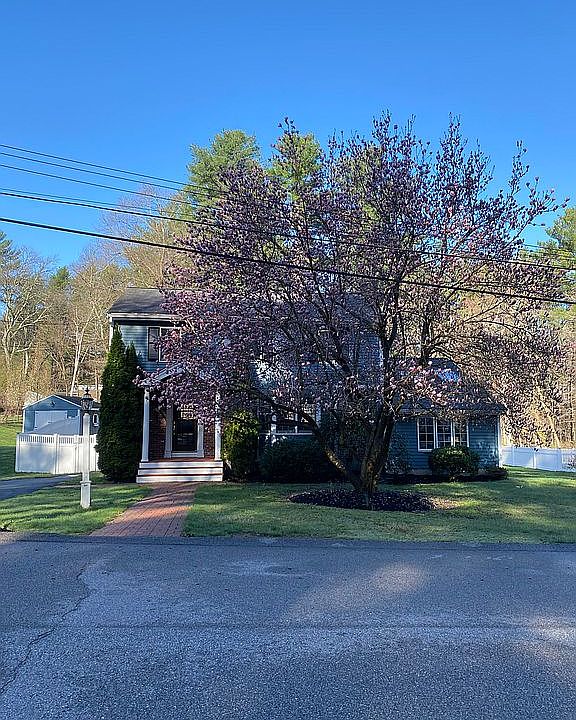 2nd image of 9 Picardy Ln