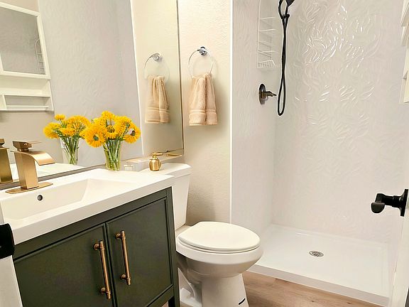 Fully Remodeled Master Bath