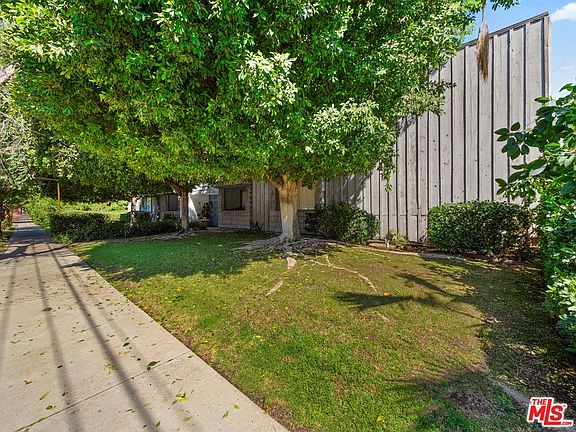 4th image of 12325 Moorpark St