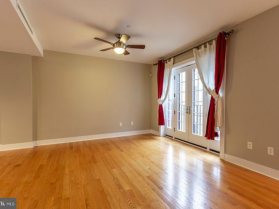 4th image of 4300 Spruce St APT B303