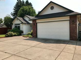 1145 Delrose Dr, Springfield, OR 97477