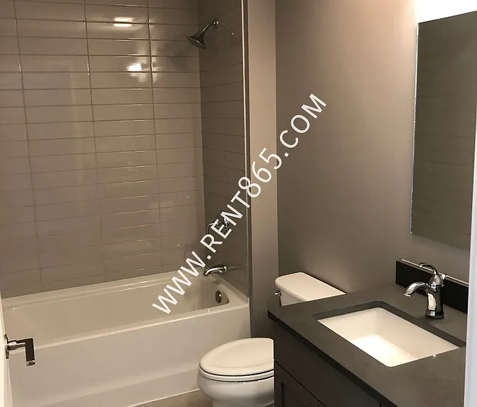 333 W Depot Ave #401 — Photo 4