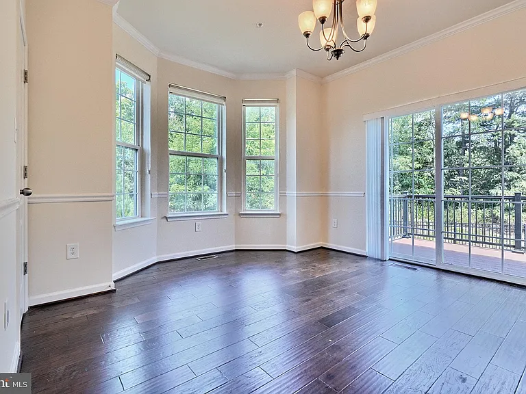 8016 Blue Stream Dr — Photo 12