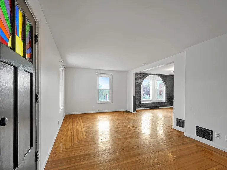 1603 N Cotner Blvd — Photo 3