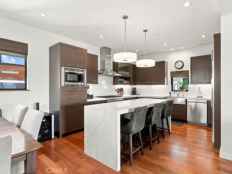 122 Manhattan Ave — Photo 10