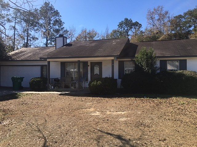 2nd image of 935 Lakeside Dr