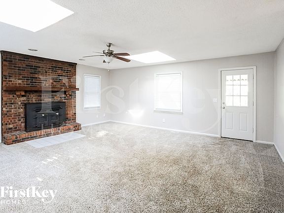 3rd image of 6900 Fairlane Dr