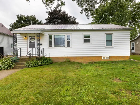 306 2nd Ave NW, Farley, IA 52046