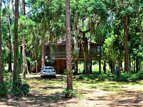 3rd image of 7307 Circle Dr