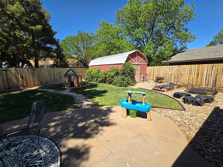 1604 Layton Ct — Photo 18