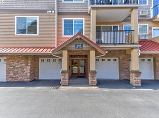 695 NW Falling Waters Ln UNIT 304, Portland, OR 97229