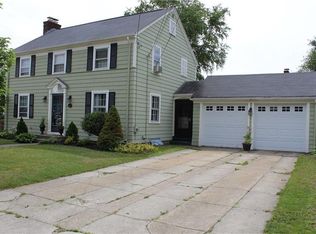 63 Roger Williams Cir, Cranston, RI 02905
