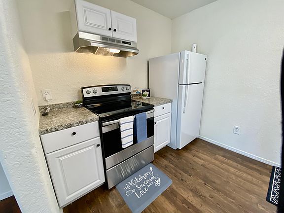 4th image of 1750 Morales St