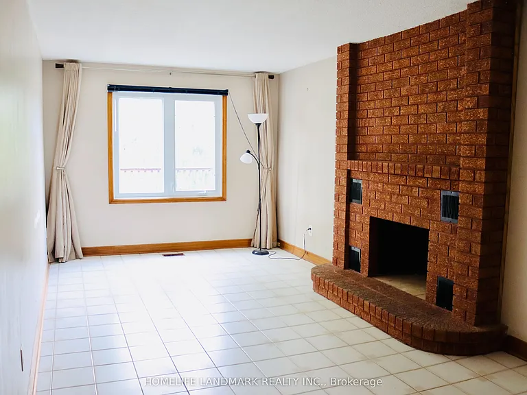 121 Harmonia Cres — Photo 23