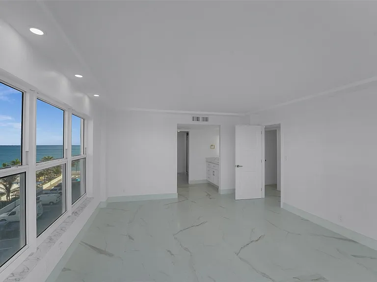 3900 Galt Ocean Dr #511 — Photo 38