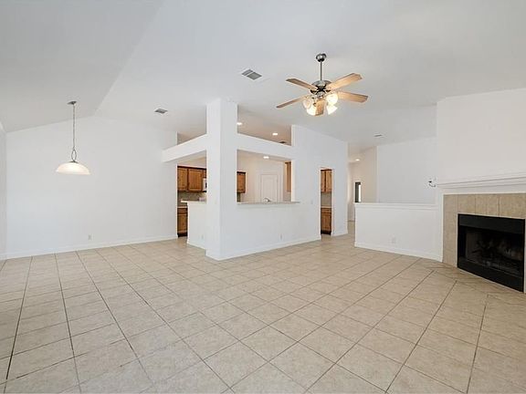 4th image of 716 Newport Dr