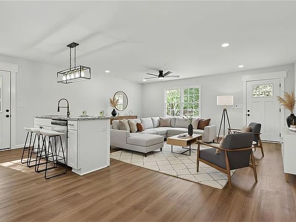 5th image of 3511 Hopkins Way