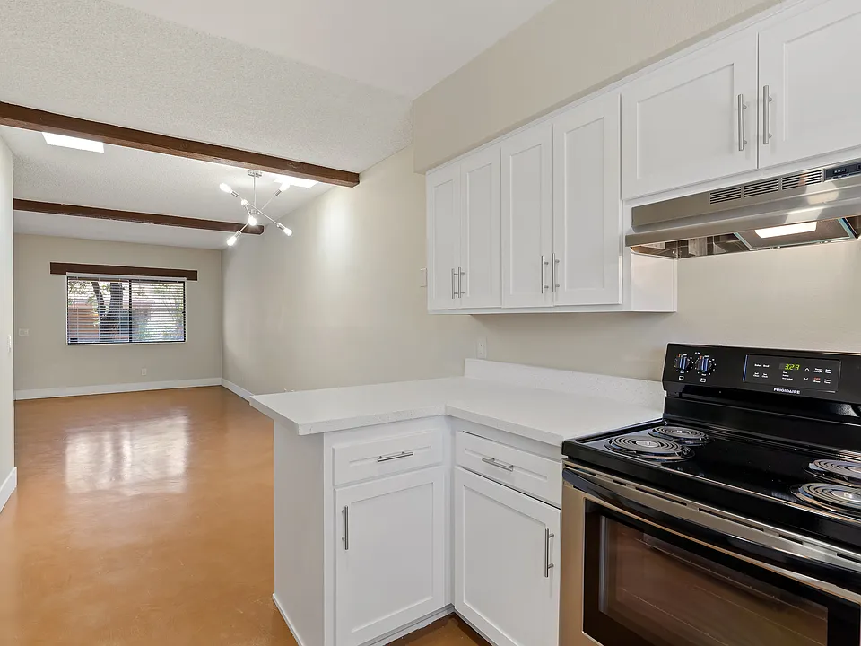 1701 E Hedrick Dr #1