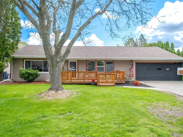 1316 Coolidge Ave, Saginaw, MI 48638