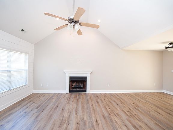 5th image of 187 Eagle Ridge Dr