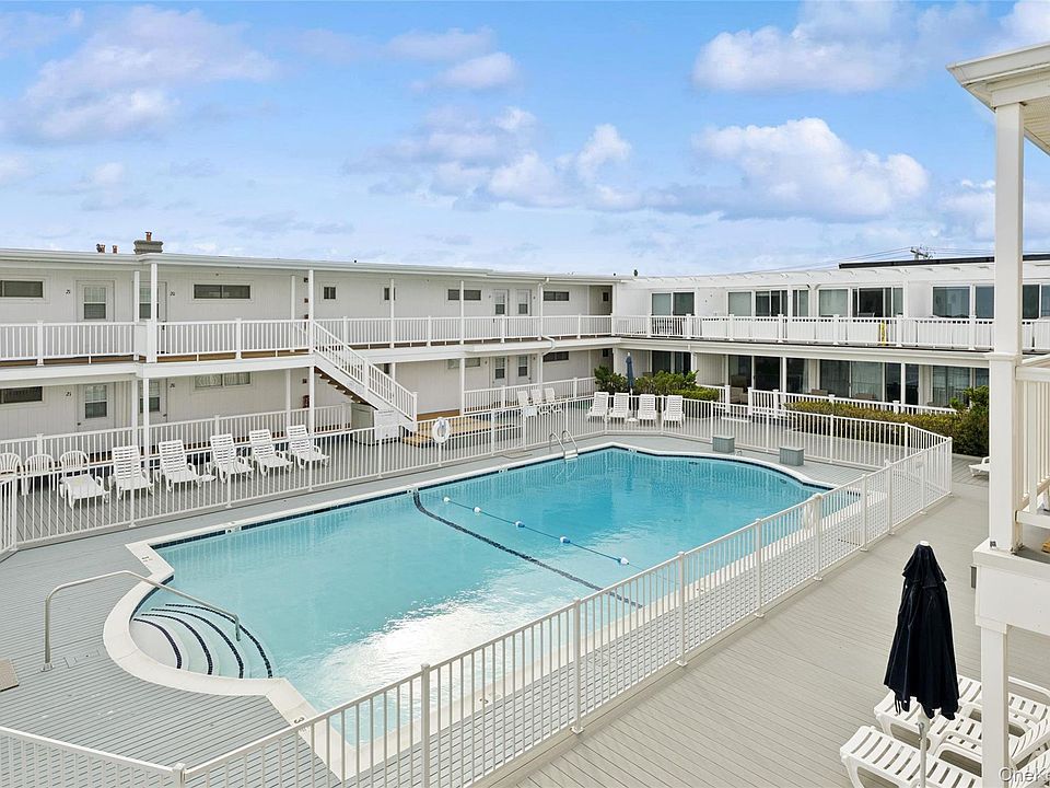 1st image of 281 Dune Road #17B