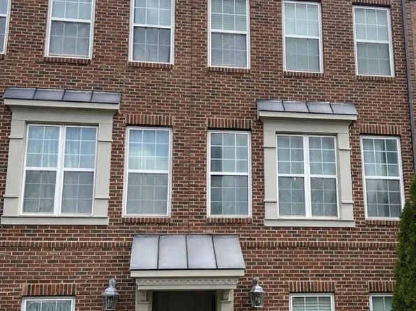 15415 Rosemont Manor Dr, Haymarket, VA 20169