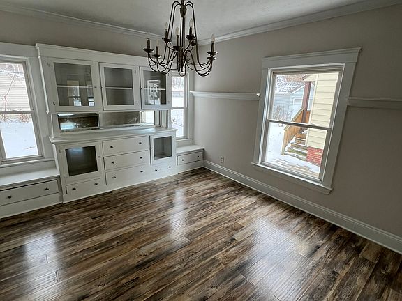 5th image of 15409 Huntmere Ave
