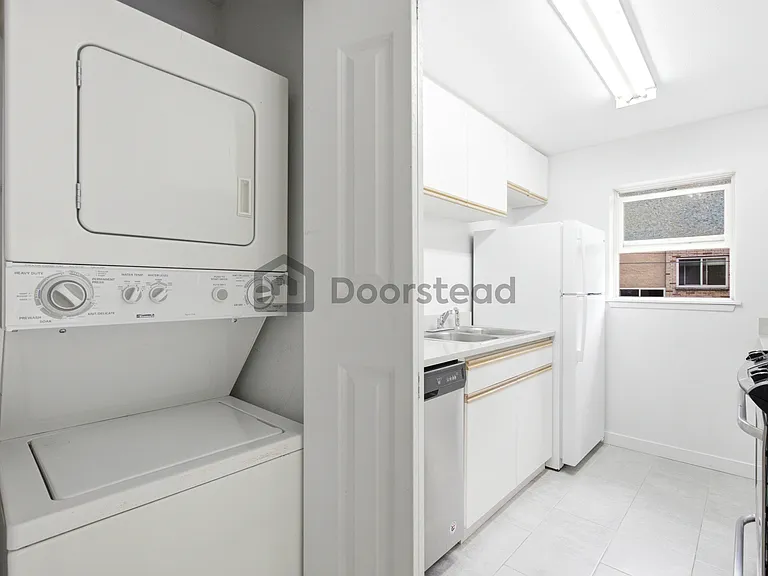 601 Summit Ave E #203 — Photo 16