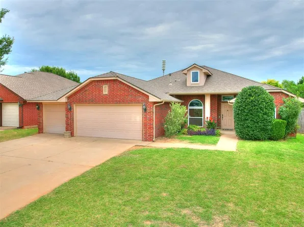 4244 Manhattan Dr, Moore, OK 73160