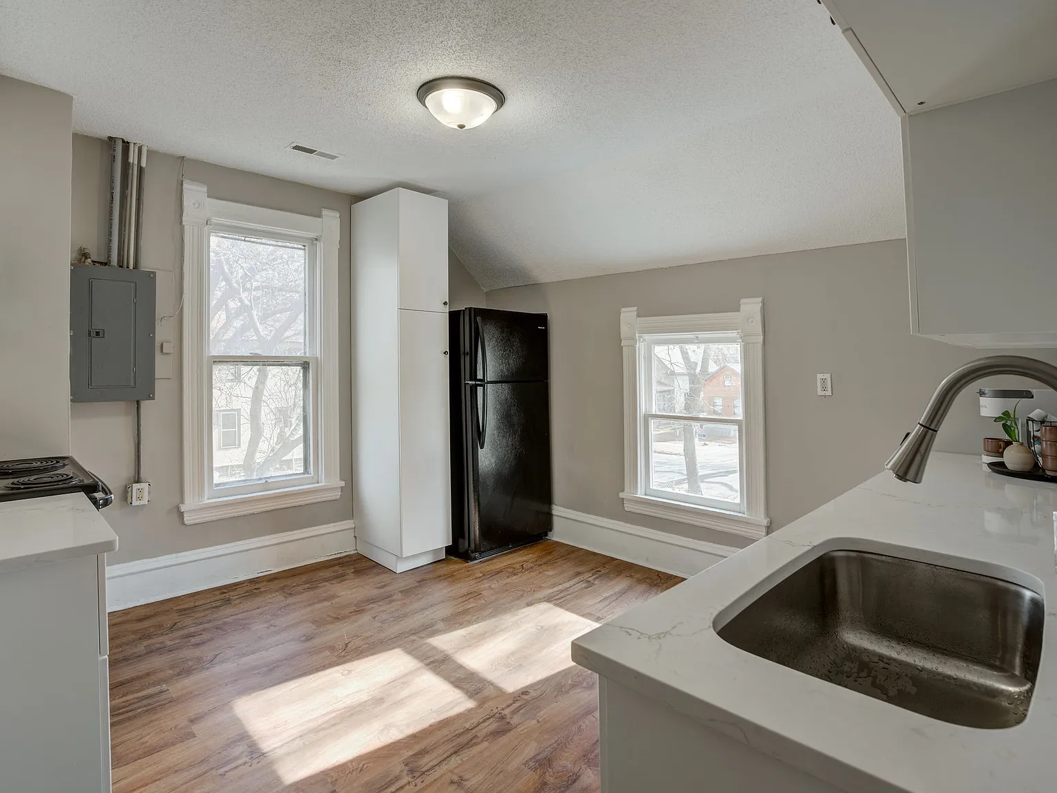 1505 Northeast Main Street - 2 — Photo 3