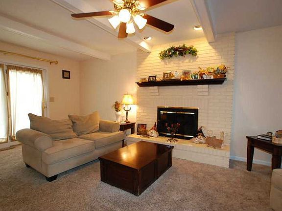 3rd image of 6448 Hearthstone Ln