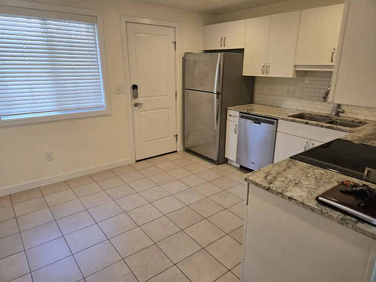 420 E Nixon Ave #2 — Photo 2
