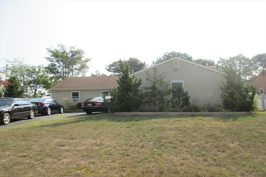 1st image of 21 Frost Valley Dr