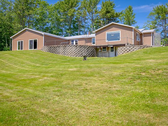 3rd image of 389 Castine Road