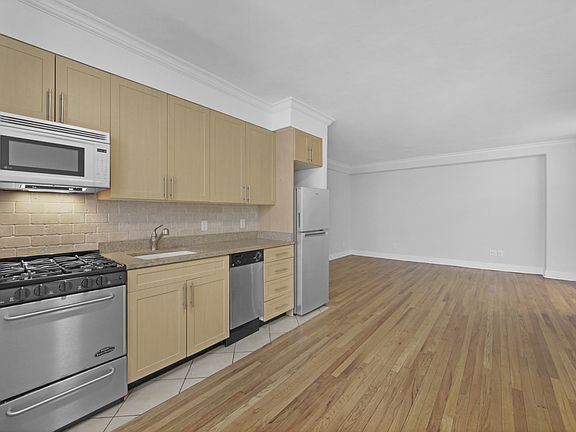 5th image of 108 W 15th St APT 5C