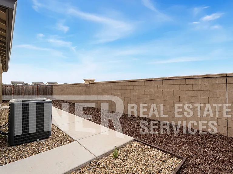 8112 Joecy Way — Photo 24