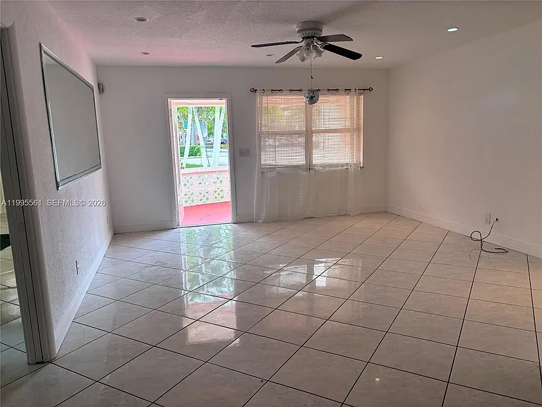 839 S Highland Dr — Photo 5
