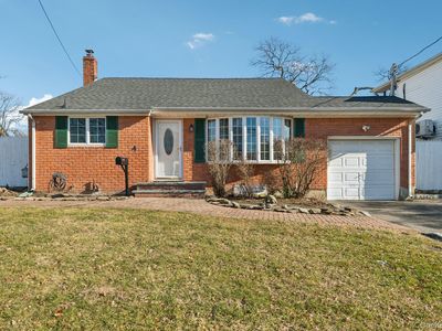 4 Oakley Drive, Huntington Station, NY, 11746