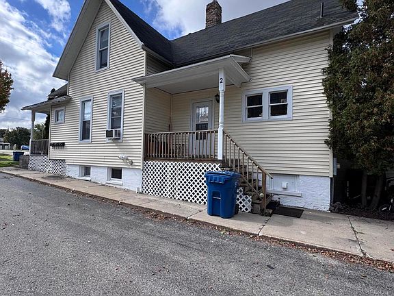 3rd image of 62 Filer St