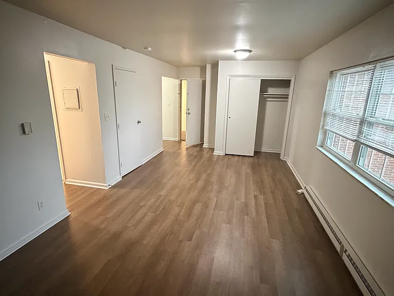 East Pointe Apartments — Photo 6