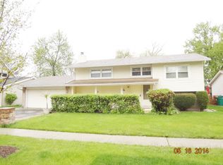 507 Bristol Ln, Elk Grove Village, IL 60007